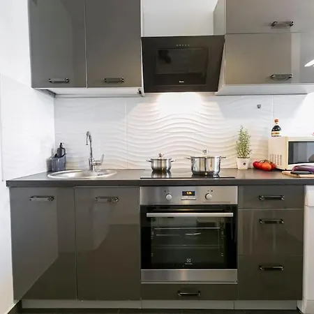 Marszalkowska 111a - Good * Varsovie