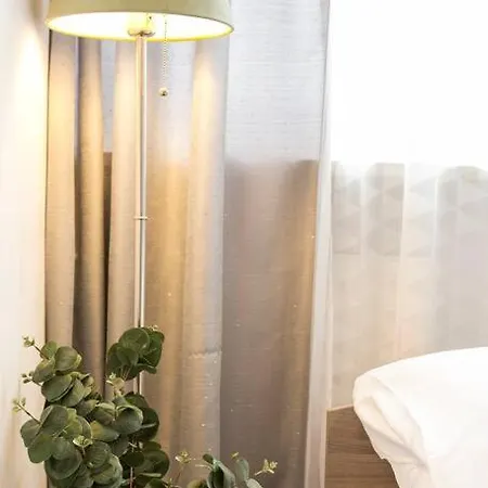 Marszalkowska 111a - Good * Варшава