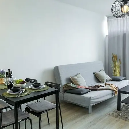 Marszalkowska 111a - Good * Варшава